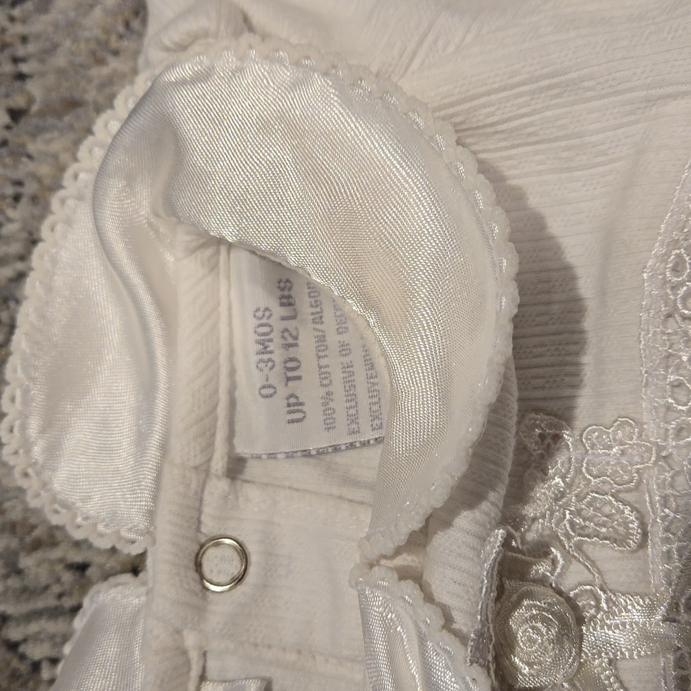 0/3 mo white gown - Picture 2 of 4